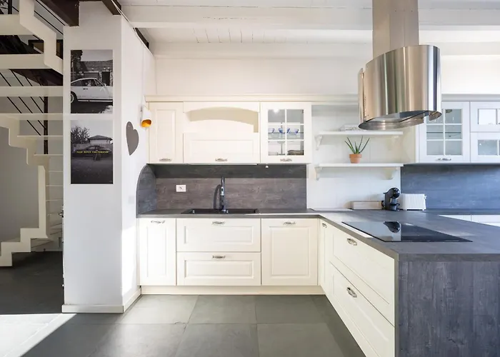 Industrial Loft - Garage-netflix-wifi 布雷西亚